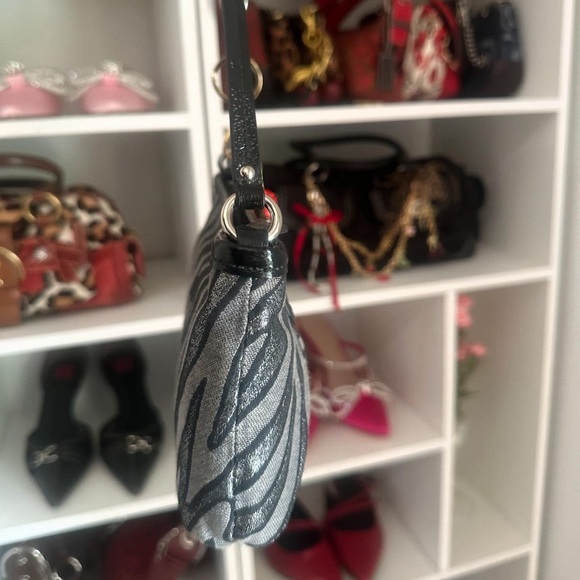 SOLD OUT - Picture 5 of 8